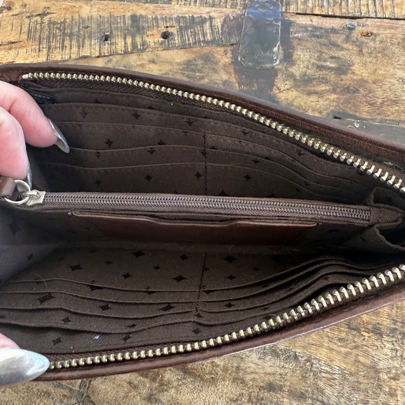 Brown embossed leather Fossil wallet - Picture 6 of 9